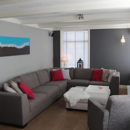 بيت للعطل Alluring Holiday In With Terrace *